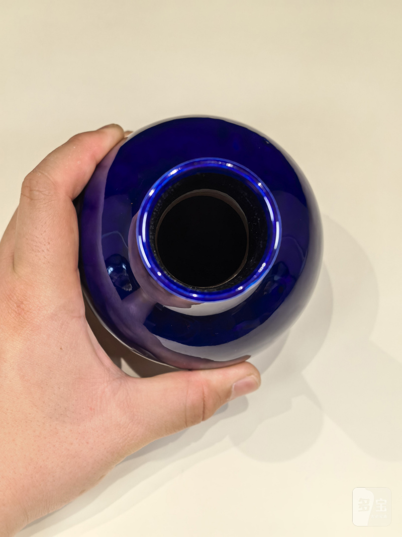 清早期 宝石蓝釉仿料器天球瓶 - 图14
